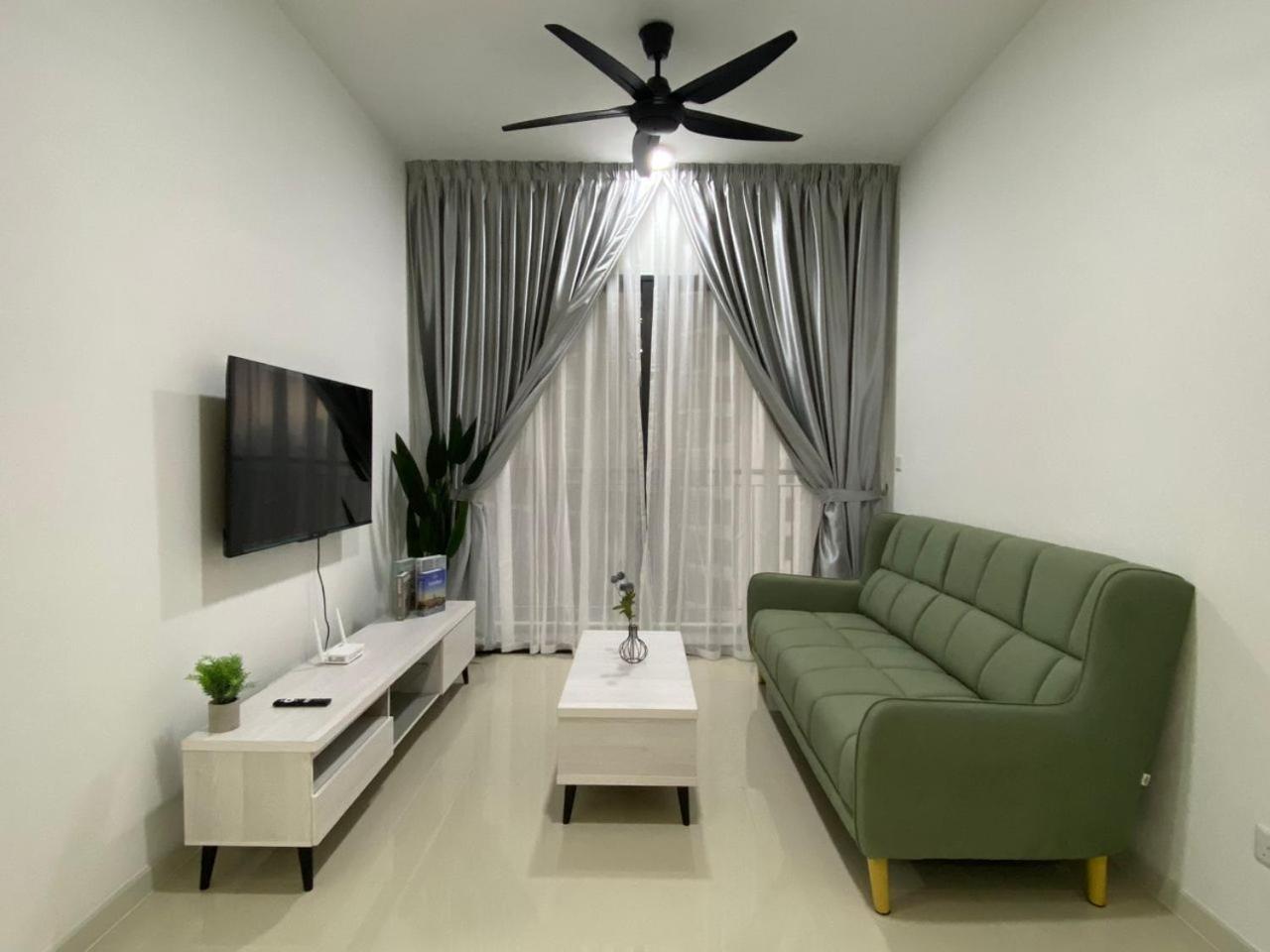Pangsapuri Sunway Velocity Two, By De Harlequins