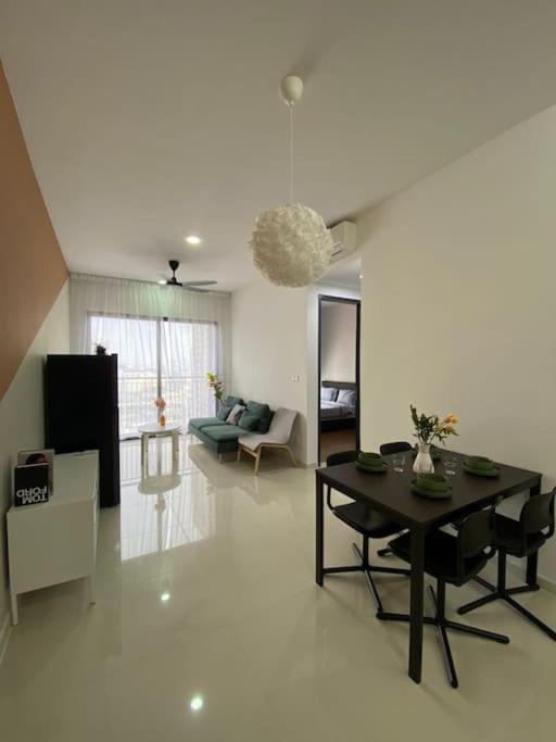 Sunway Velocity Two, By De Harlequins * Kuala Lumpur