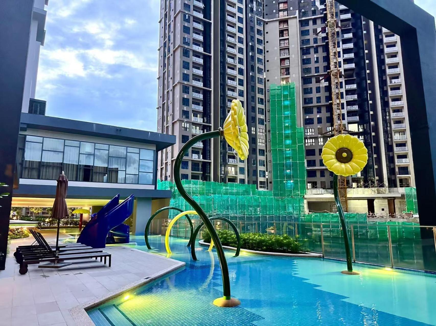 Sunway Velocity Two, By De Harlequins