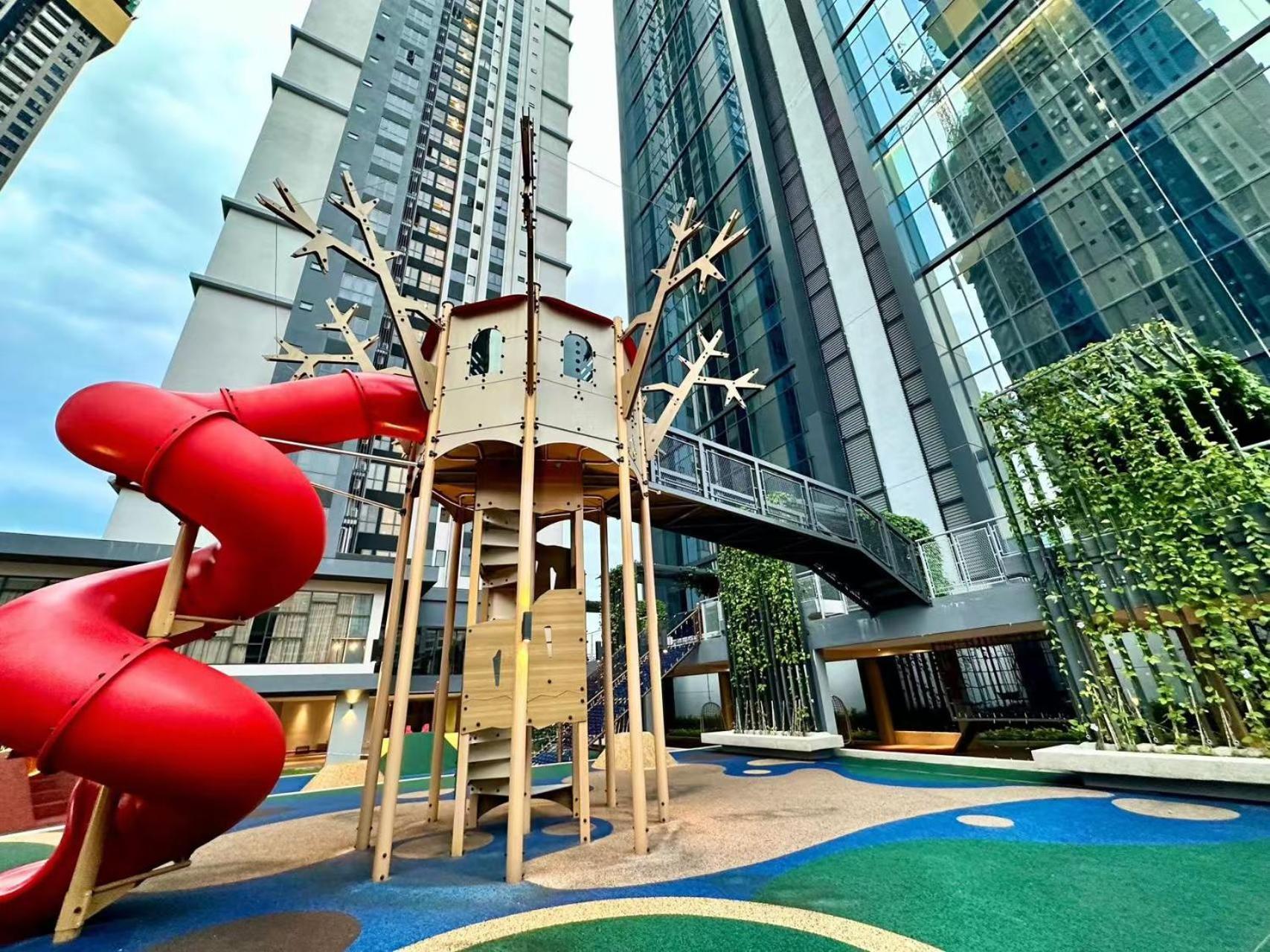 Sunway Velocity Two, By De Harlequins Pangsapuri *