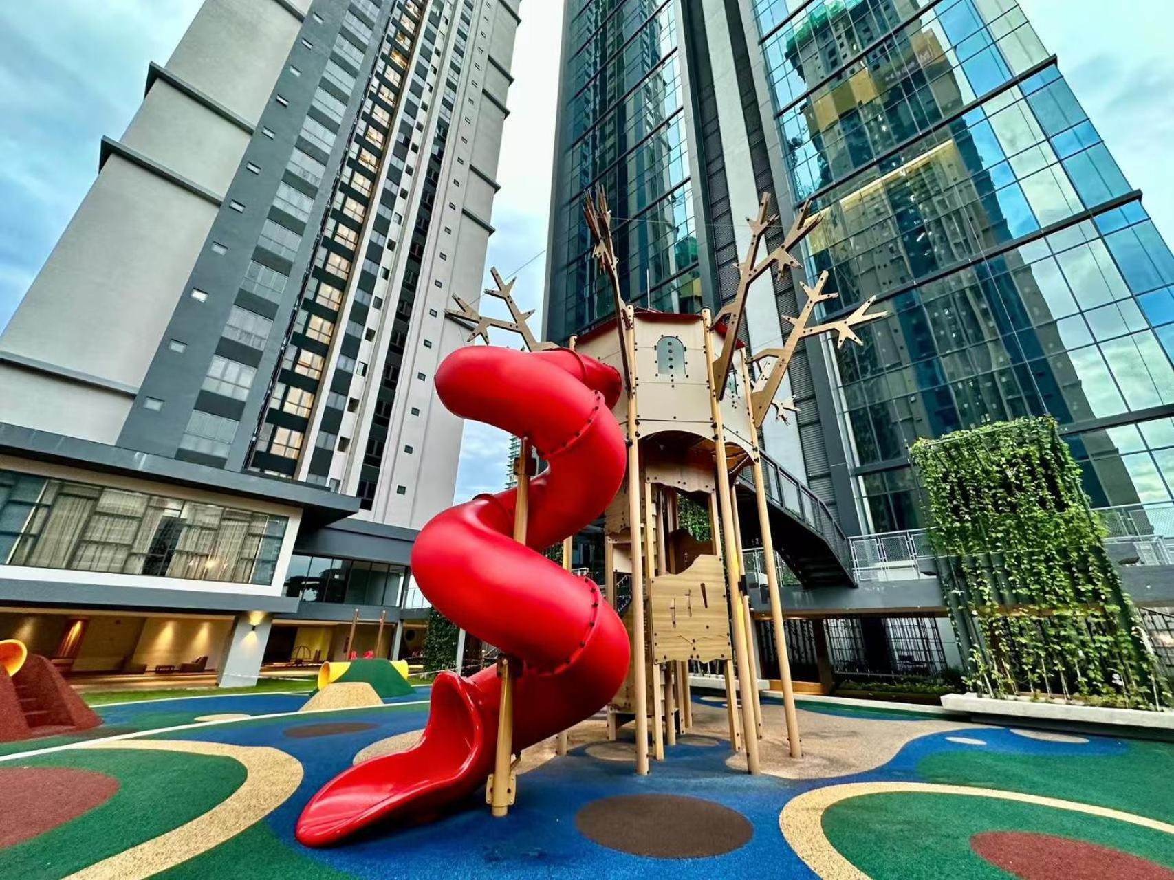 Sunway Velocity Two, By De Harlequins Pangsapuri *