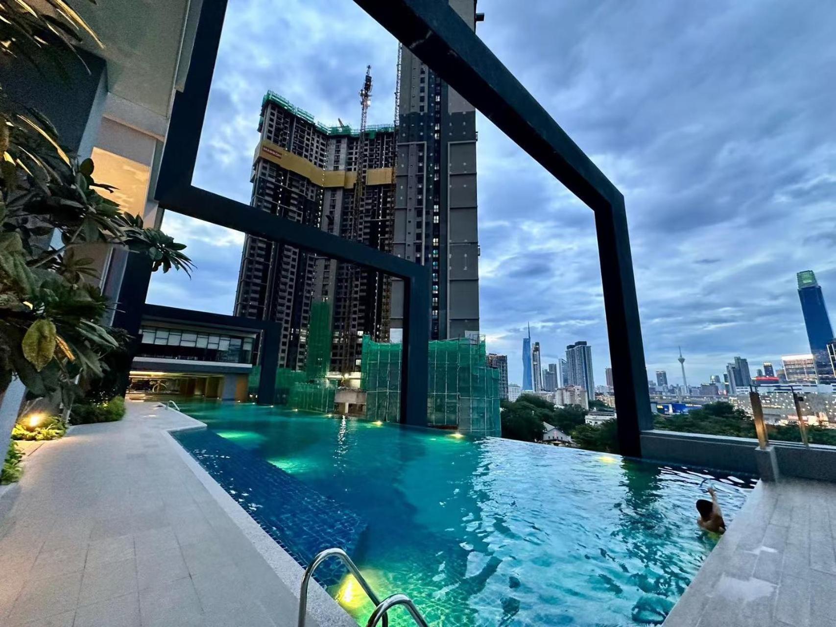 Pangsapuri Sunway Velocity Two, By De Harlequins