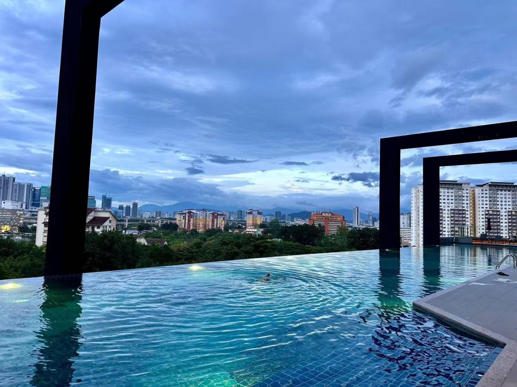Sunway Velocity Two, By De Harlequins Pangsapuri Kuala Lumpur