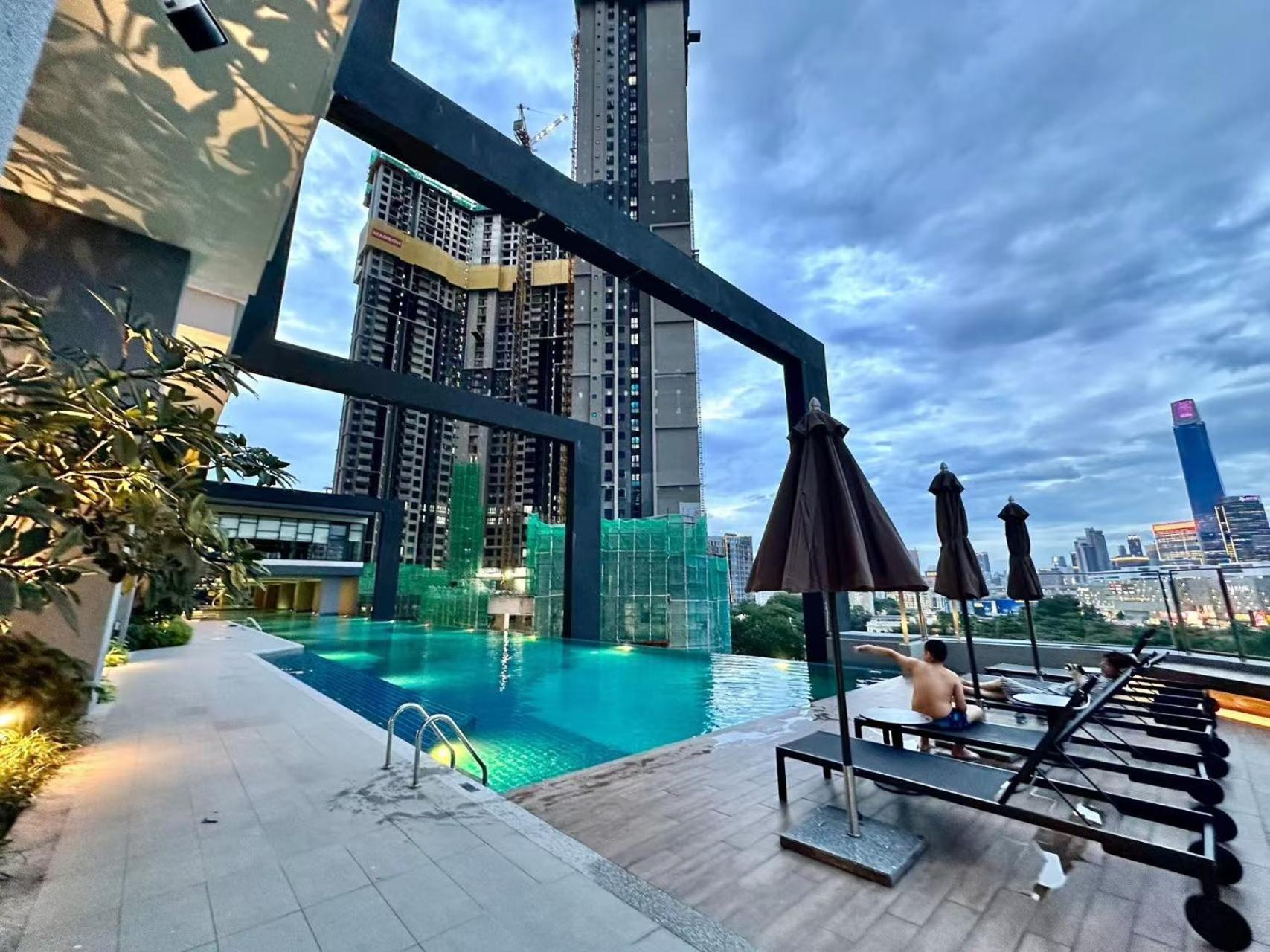 Sunway Velocity Two, By De Harlequins Pangsapuri