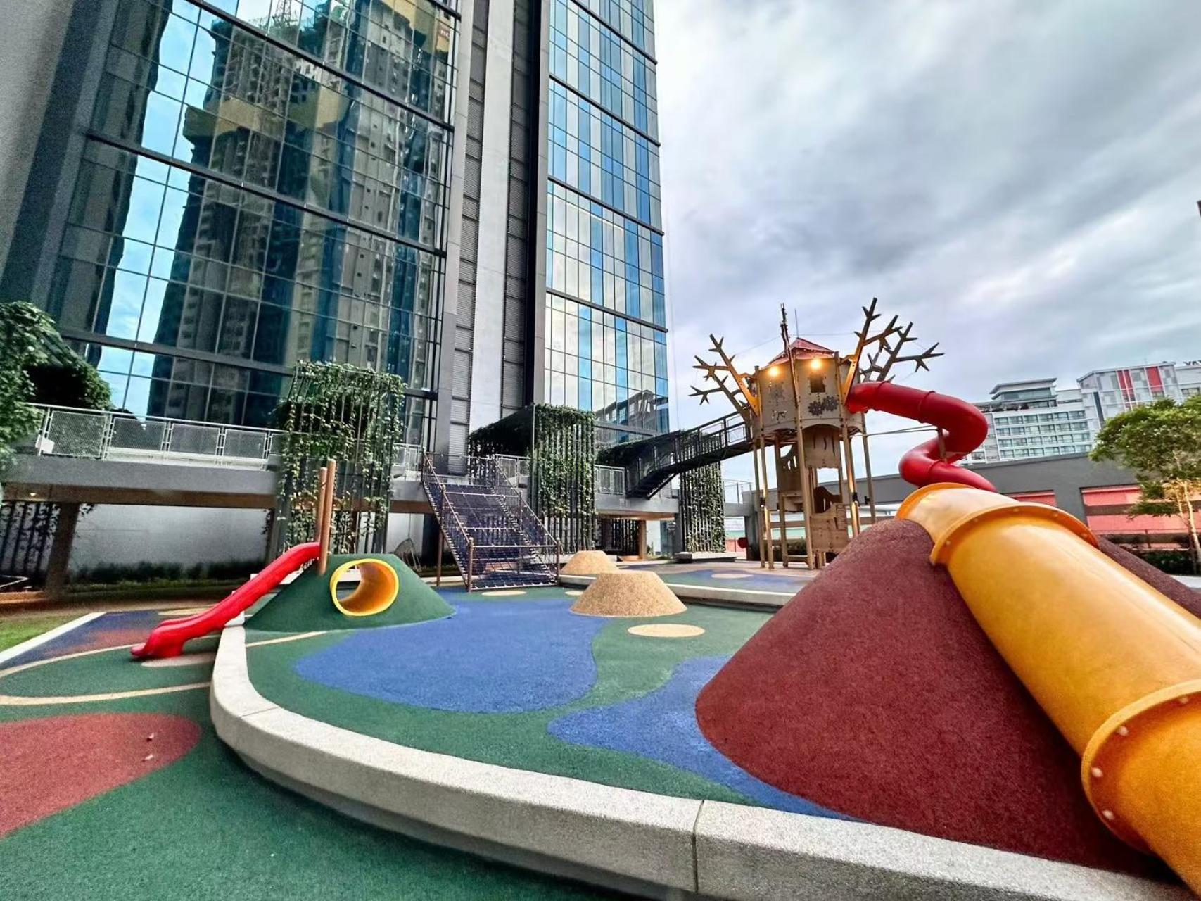 Sunway Velocity Two, By De Harlequins Pangsapuri Kuala Lumpur