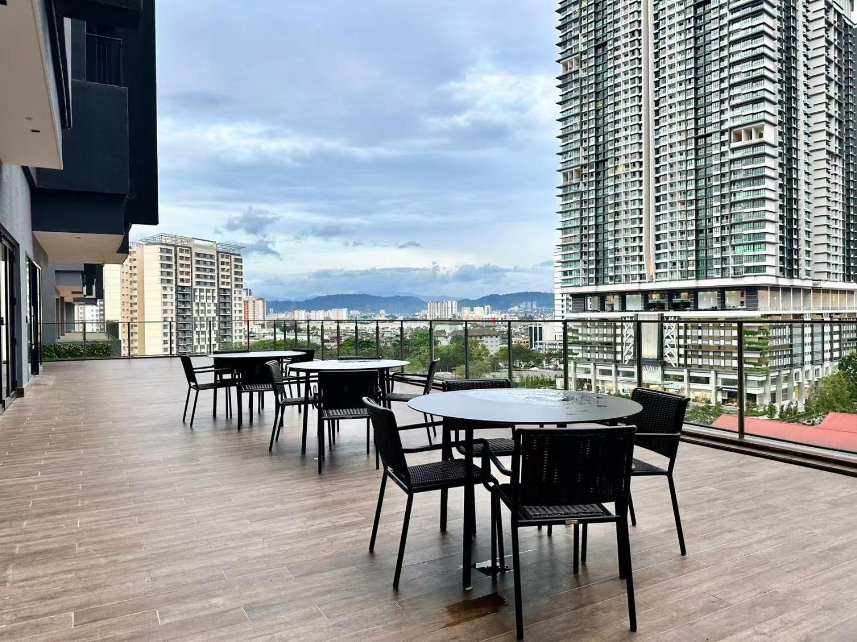 Pangsapuri Sunway Velocity Two, By De Harlequins Kuala Lumpur