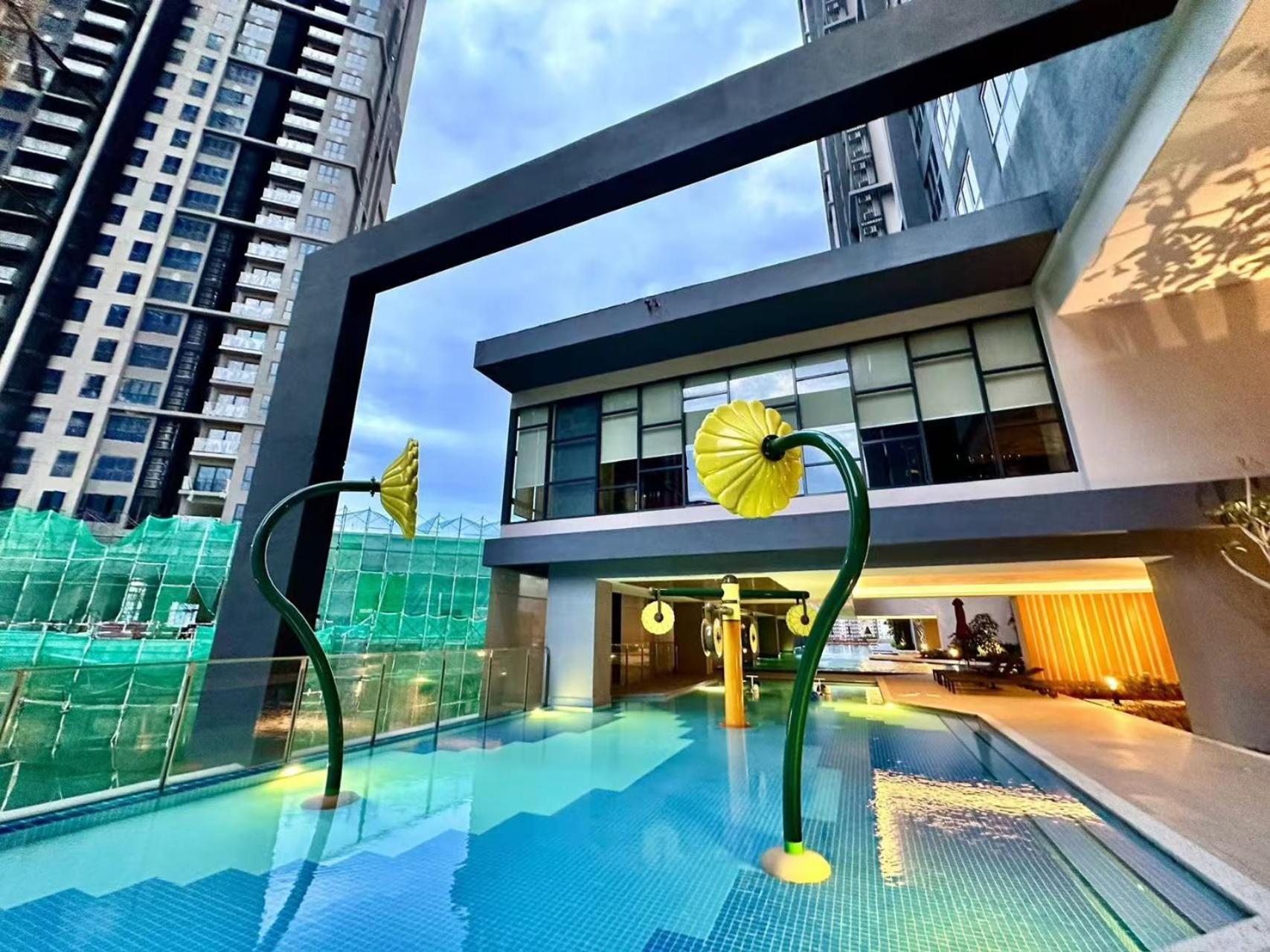Sunway Velocity Two, By De Harlequins